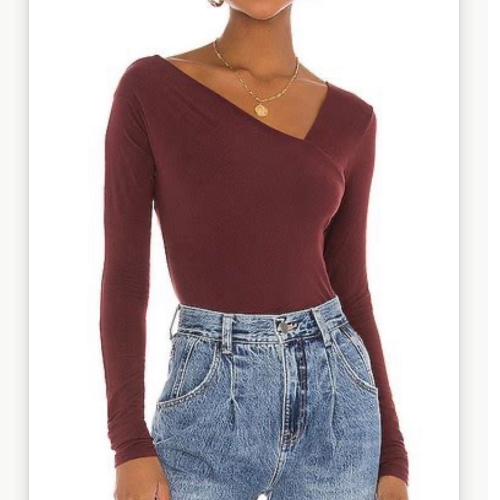 🇺🇸Q3 Enza Costa Angled Shoulder Top